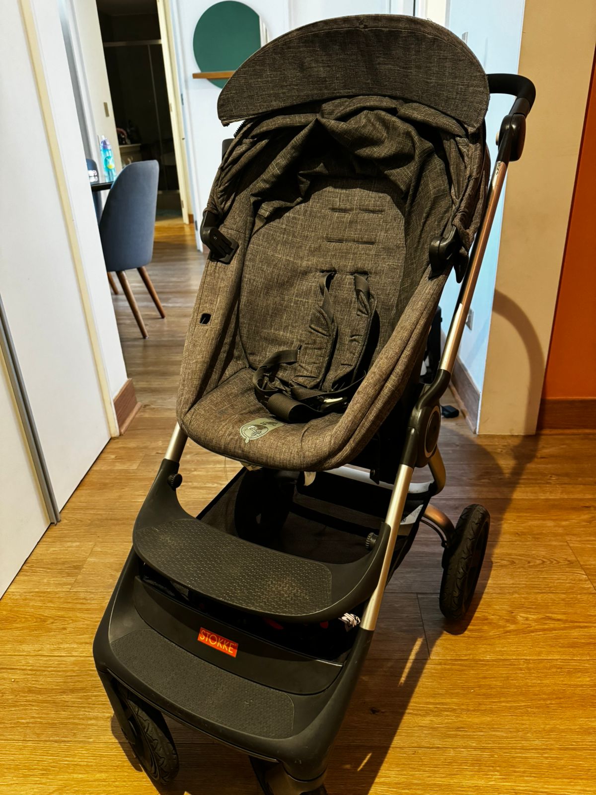 (COD:BB13886) COCHE PASE0 STOKKE SCOOT V2 - Imagen 2