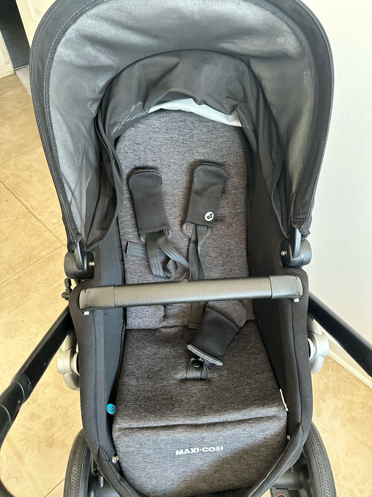 (COD:BB15428) COCHE TRAVEL SYSTEM MAXI COSI LILA NOMAD BLACK - Imagen 4