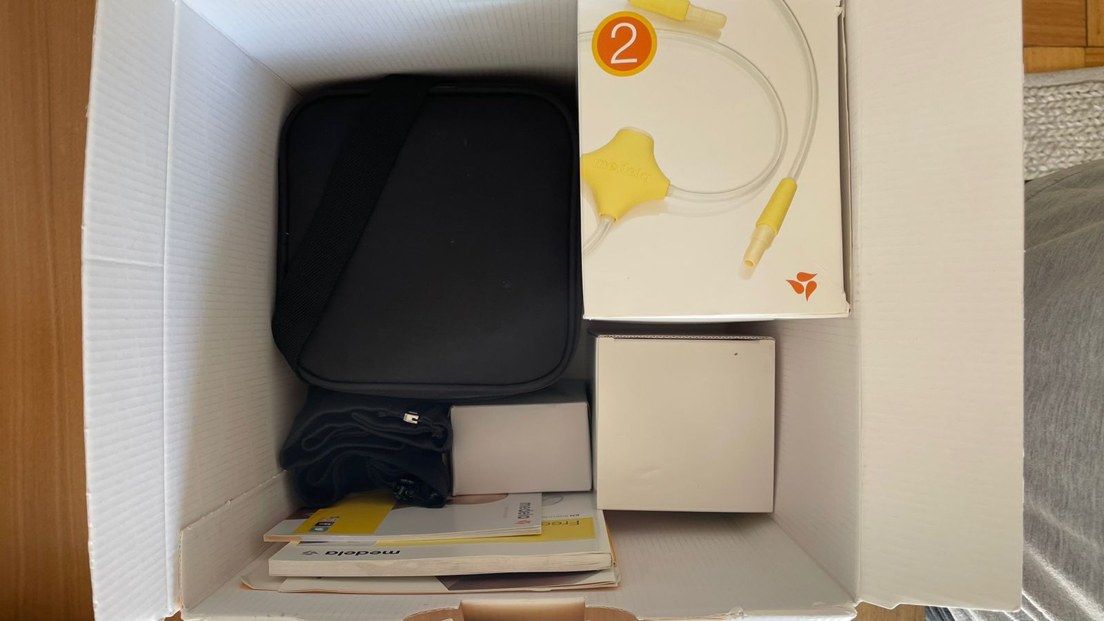 (COD:BB16526) EXTRACTOR DOBLE MEDELA FREESTYLE + ACCESORIOS - Imagen 5