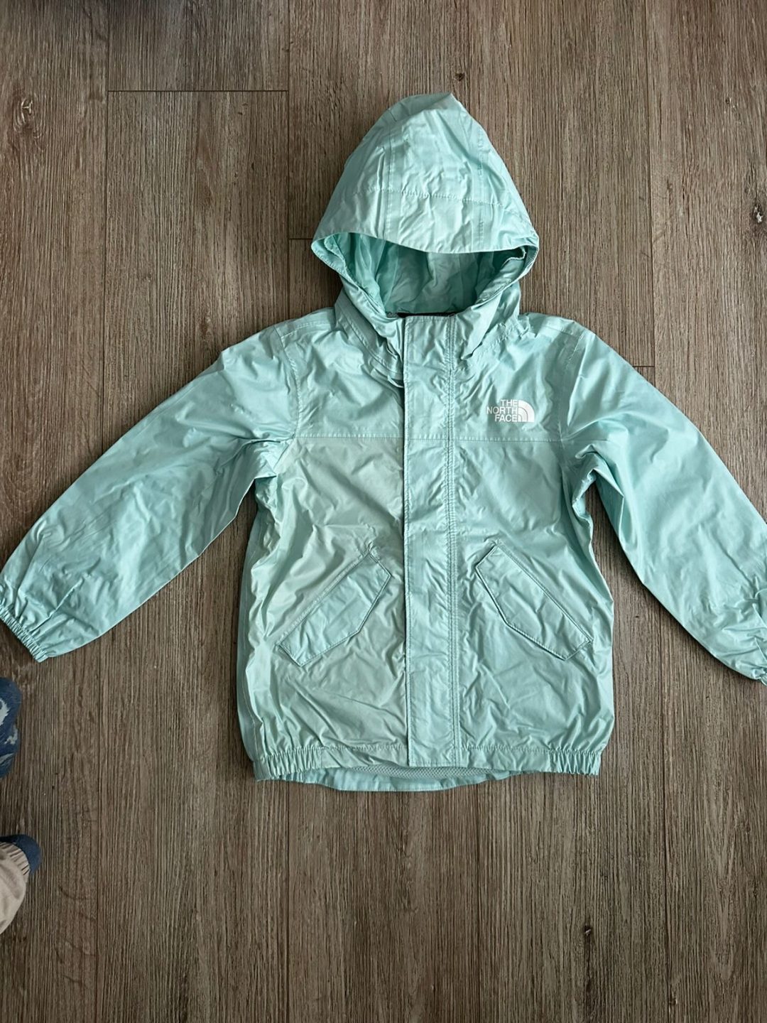 (COD: VI-99) CORTAVIENTO NORTH FACE TALLA 4