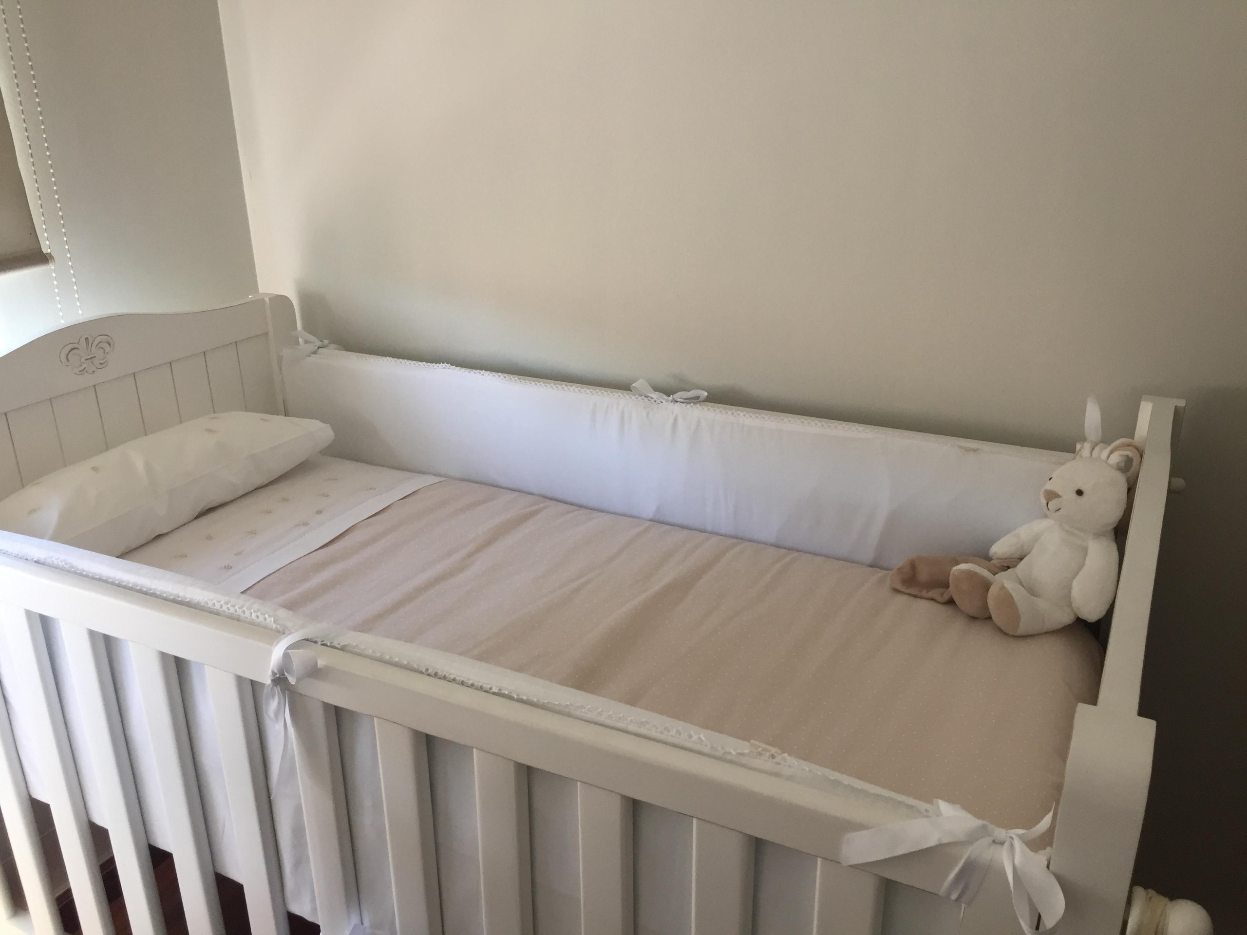 (COD:BB18889) CUNA BAMBOLA FLOR DE LIS 140 X 70 + COLCHÓN Y ACCESORIOS