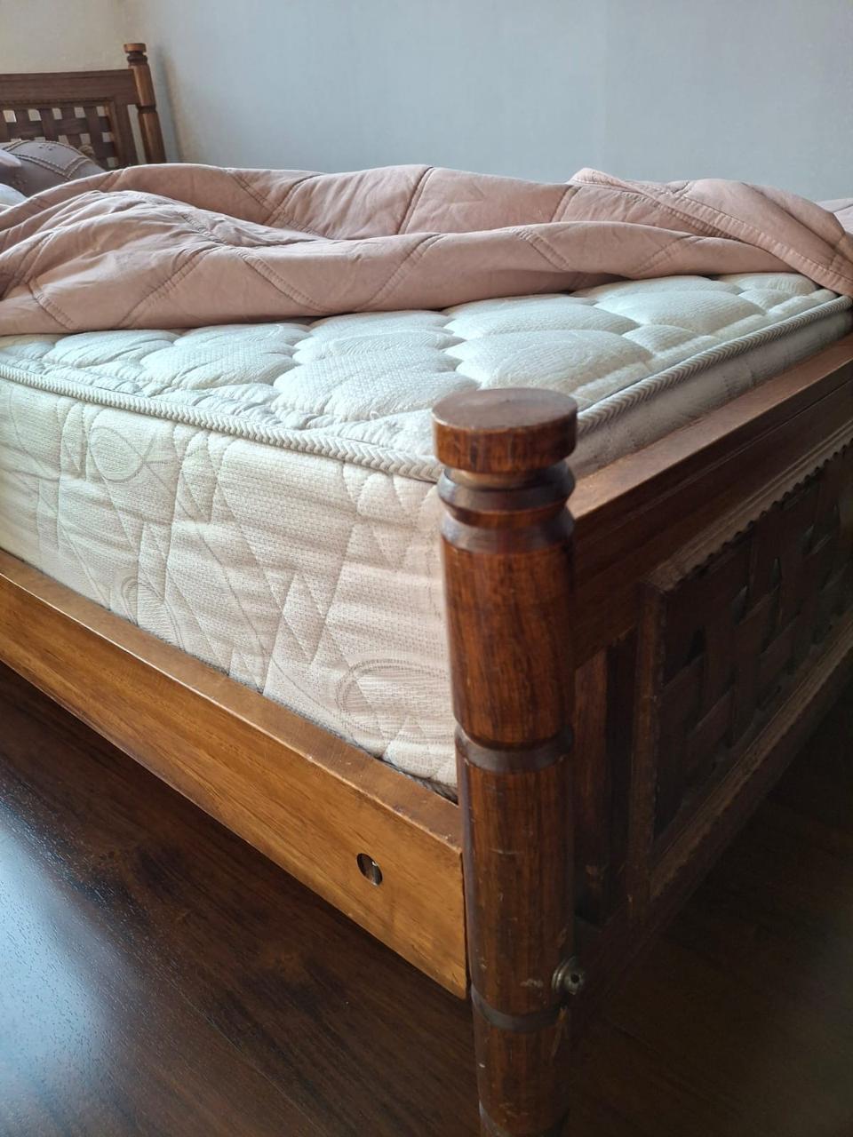 (COD:BB18891) CAMA DE PLAZA Y MEDIA CON RESPALDO TEJIDO + COLCHÓN ROSEN