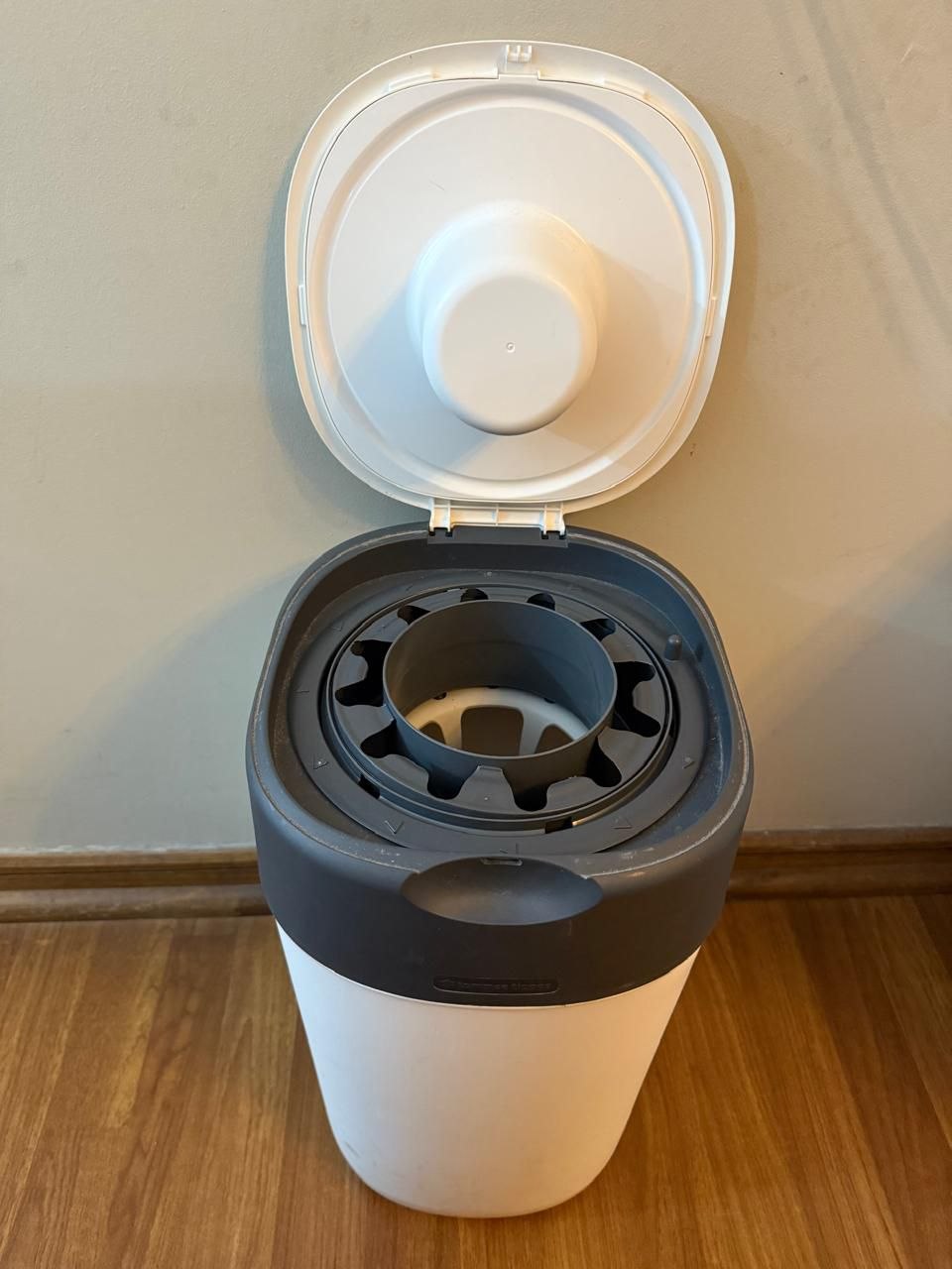 (COD:BB18902) BASURERO DE PAÑALES TOMMEE TIPPEE SANGENIC TWIST & CLICK BLANCO