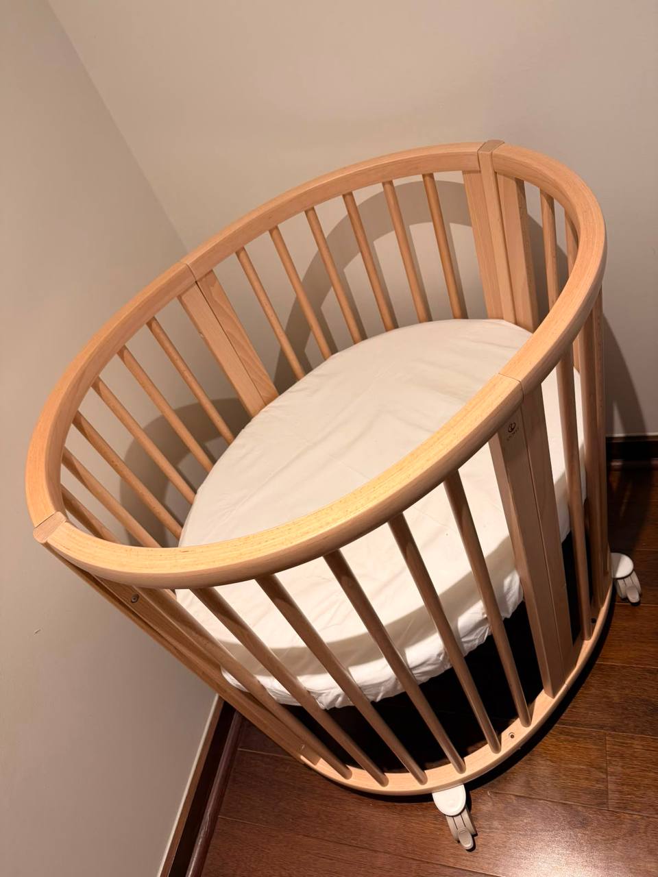(COD:BB18935) CUNA STOKKE SLEEPI MINI + COLCHÓN