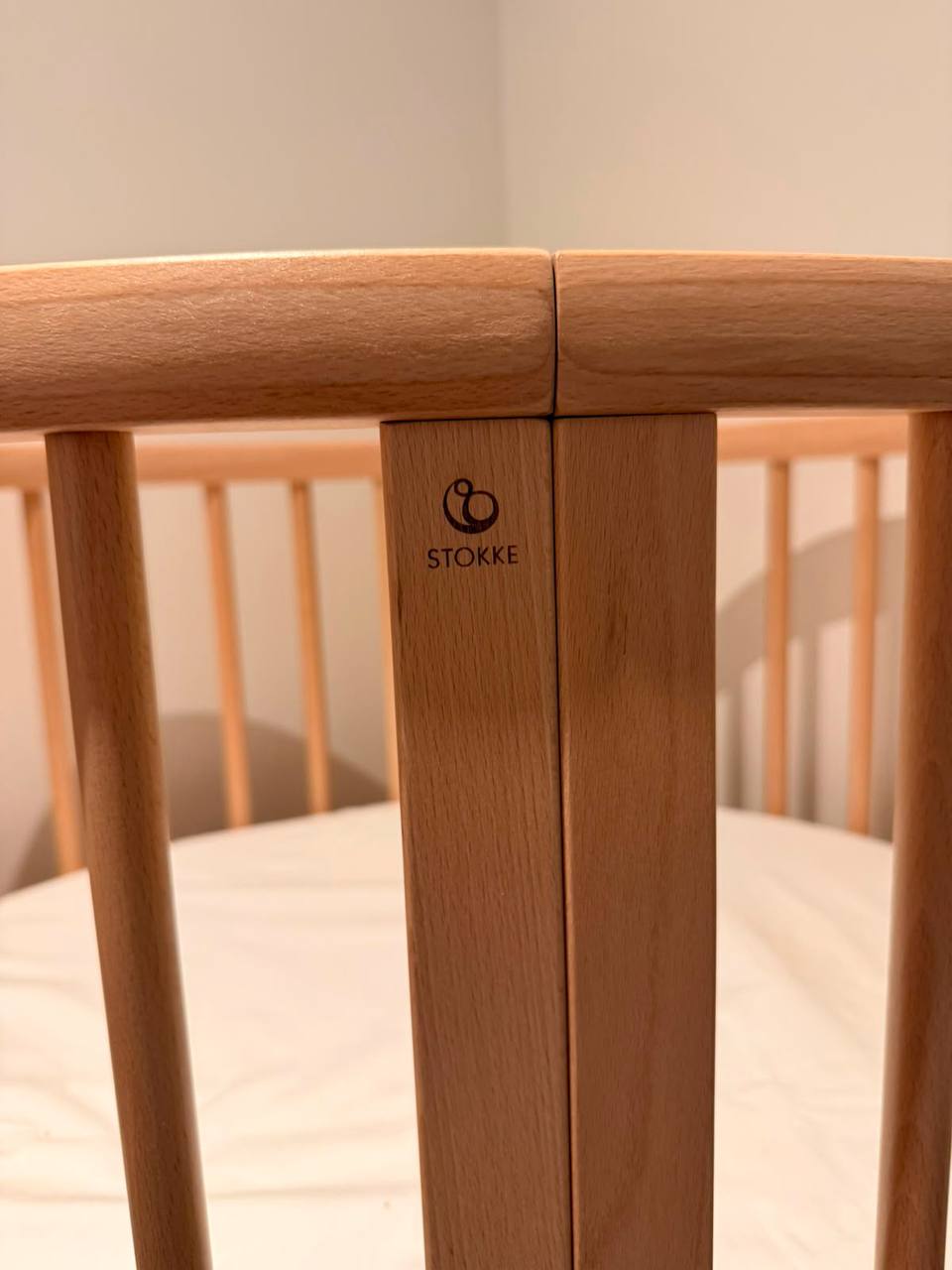 (COD:BB18935) CUNA STOKKE SLEEPI MINI + COLCHÓN