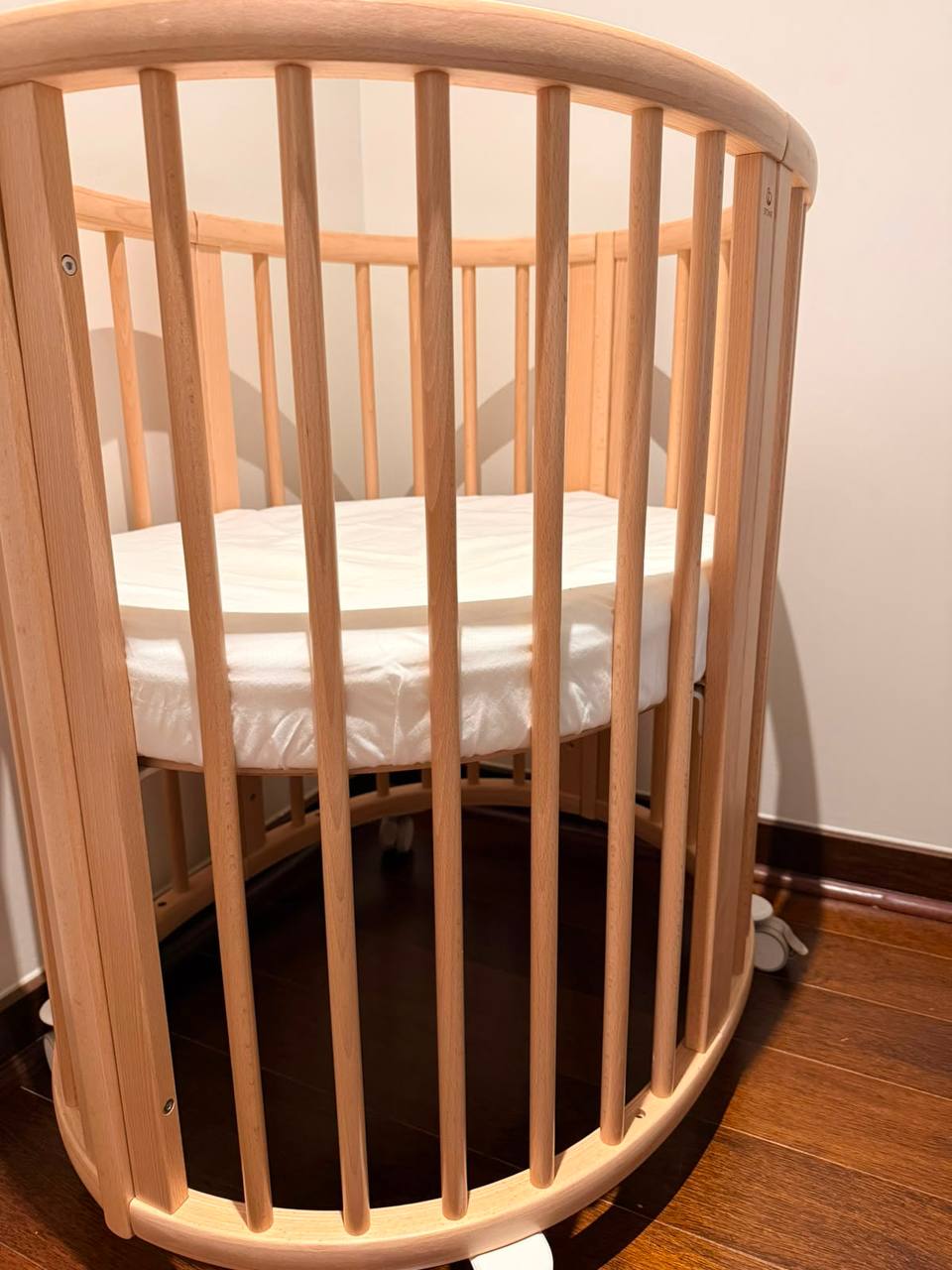 (COD:BB18935) CUNA STOKKE SLEEPI MINI + COLCHÓN