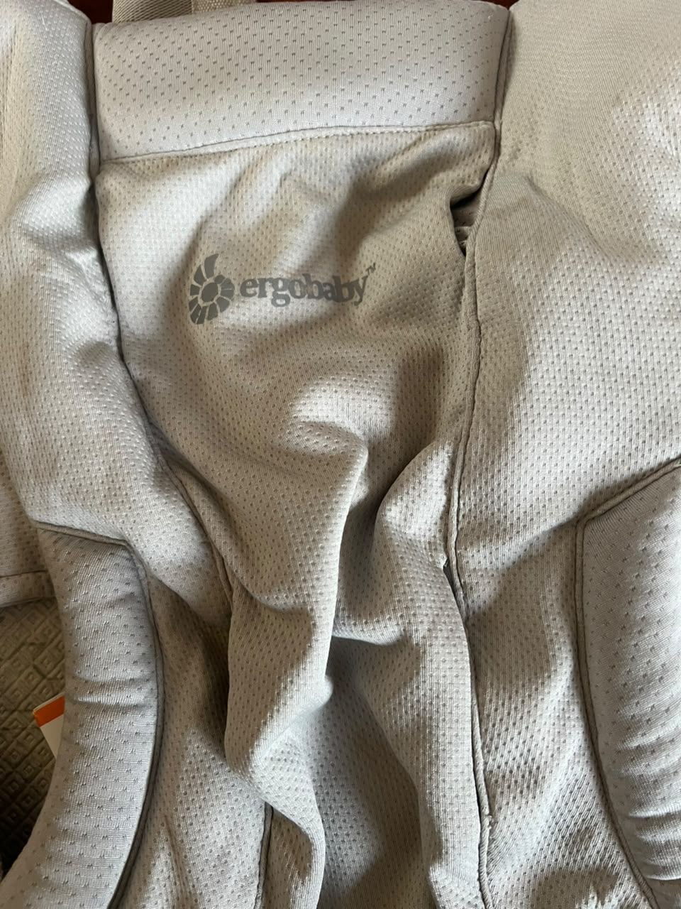 (COD:BB18941) MOCHILA ERGOBABY EMBRACE SOFT AIR MESH